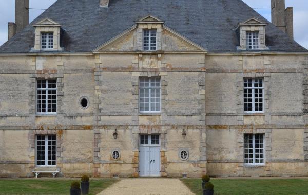 Une photo du château de la Chèze