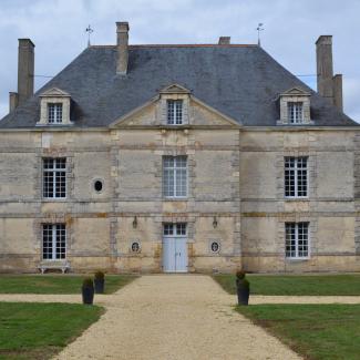 Une photo du château de la chèze