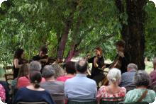 Un concert dans les jardins de la Maison Tassin à Neuville