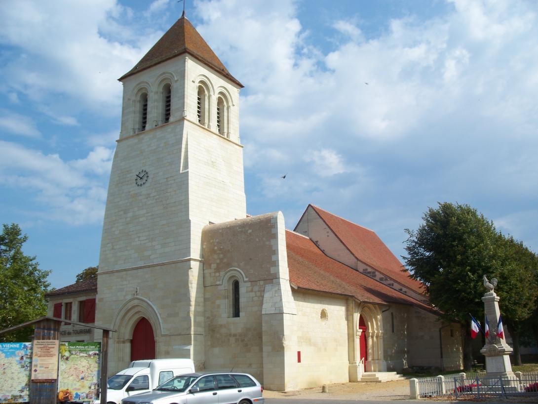 Une photo de l'Eglise Saint-Aventin de Vendeuvre-du-Poitou